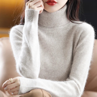 Refined Turtleneck Sweater with Classic Fit and Timeless Design | Elvira